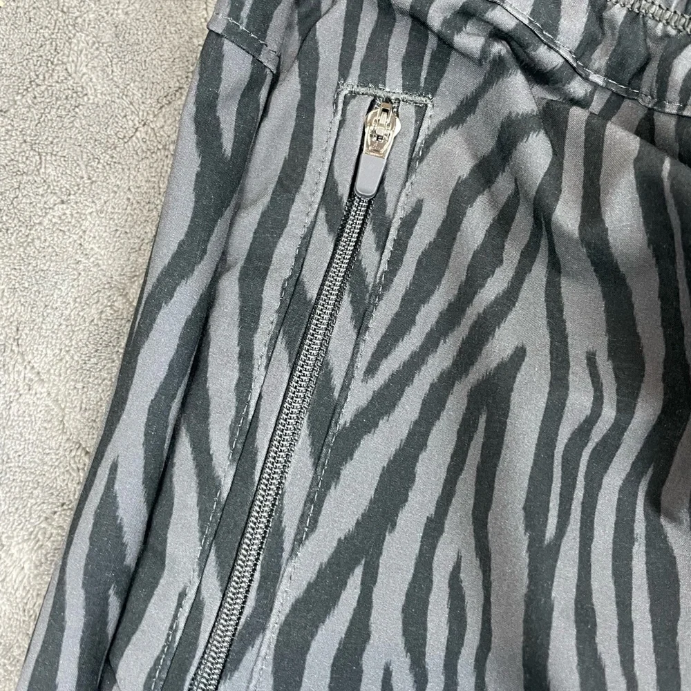 Tommy Bahama‎ IslandZone Men’s Small Gray Zebra Print Jogger Pants
